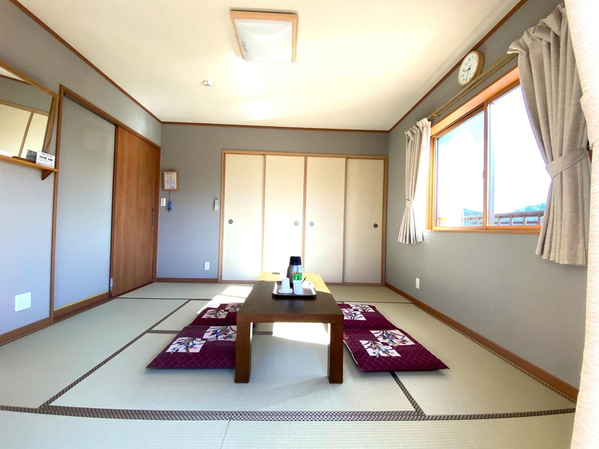 Link House Otel Fujiyoshida Oda fotoğraf